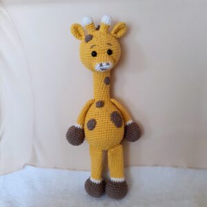 Žirafa- heklana igračka