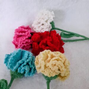 Heklani karanfil – ručno rađeni cvet od pamučnog konca