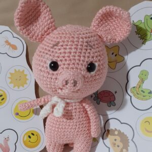 Heklano prase igračka za decu, ručno rađeno od pamučnog konca, sa sigurnosnim očima